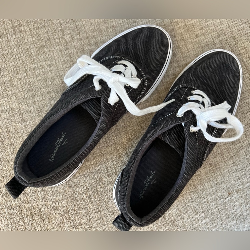 Size 7 canvas sneakers